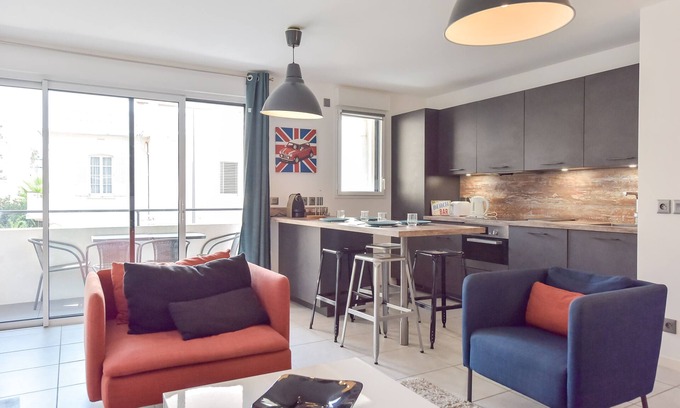 Pointe Croisette Apartment | Modern apartment with swimming pool
