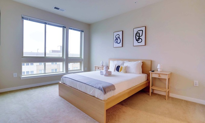 Jefferson Manor Apartment | Modern Apt | Leisure & Gym Access