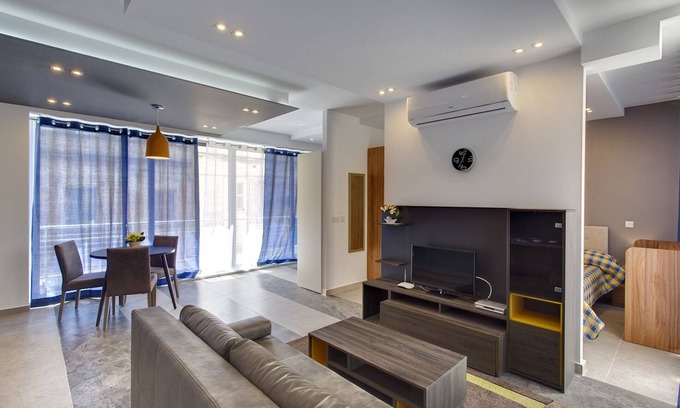 Sliema Apartment | Modern Apt steps to Promenade and Center