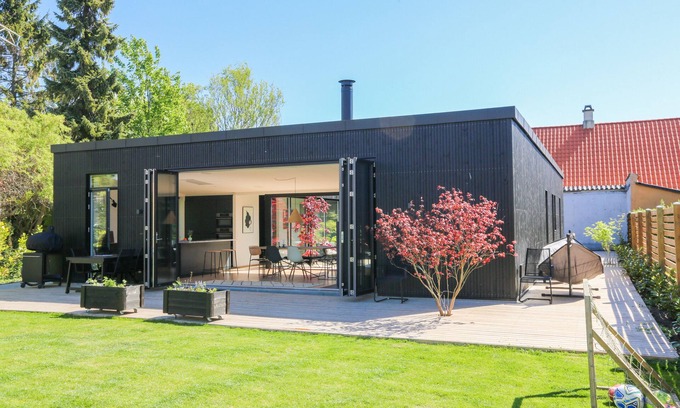 Amager House | Modern architect-designed atrium house