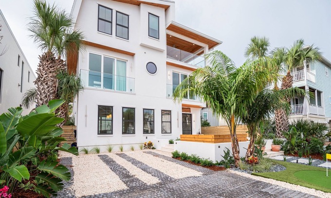 Jacksonville Beach House | Modern Beach House: Steps to BEACH w/Heated Pool