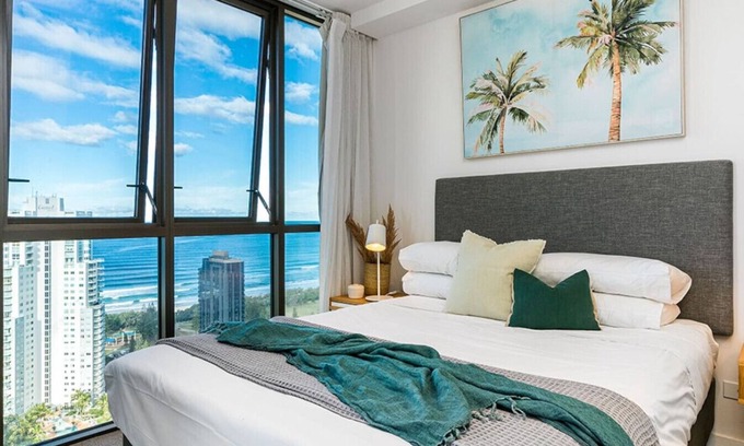 Broadbeach Apartment | Modern Broadbeach Apartment With Amazing Views