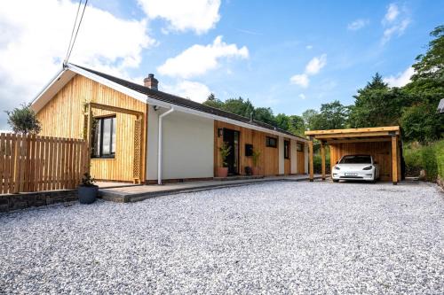 Brecon House | Modern Bungalow Views of Pen y Fan