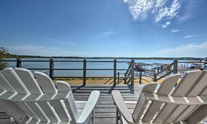 Log Cabin Cabin | Modern Cedar Creek Lake Retreat w/Panoramic View!