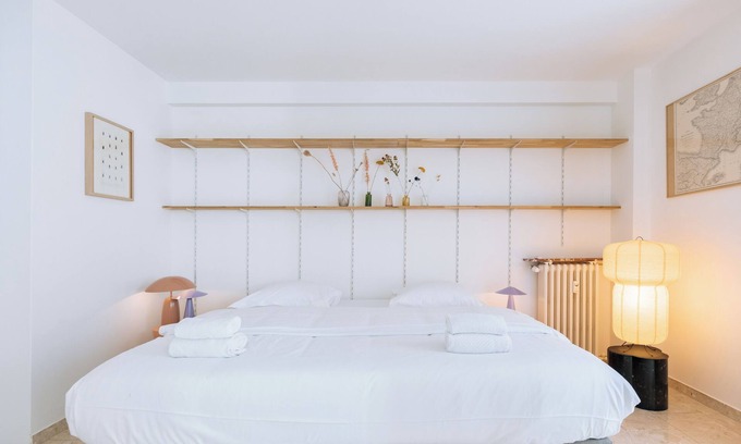 Quartier de la Goutte-d'Or Apartment | Modern Centrally-Located Apartment—Clignancourt