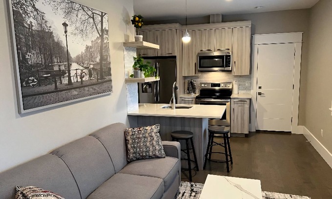 Clackamas House | Modern Charming Unit in enjoyable in Clackamas with AC