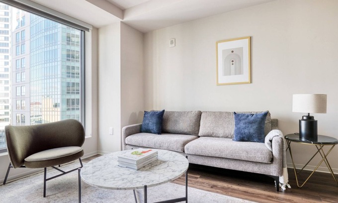 Theatre District Apartment | Modern Chinatown/Theater District 2BR w/W/D & Gym, nr T, by Blueground