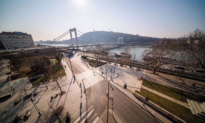 Inner City Budapest Apartment | Modern-Classic Fully Renovated apartment at Riverfront with Amazing view.
