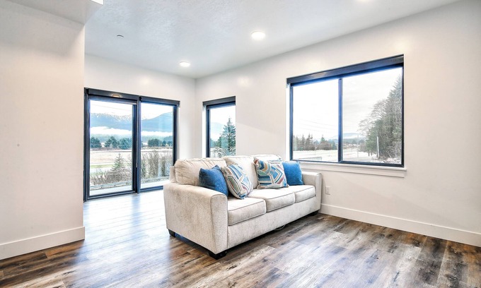 Juneau Condo | Modern, convenient condo!