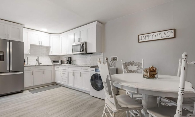 Clearwater House | Modern Cottage Central to Many Beaches!