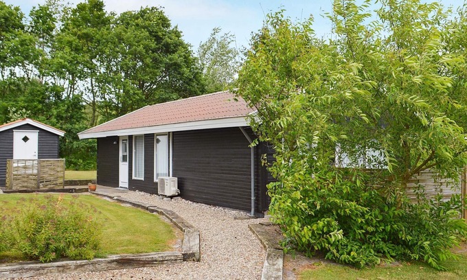 Arrild Ferieby House | Modern Cottage Oasis in Arrild
