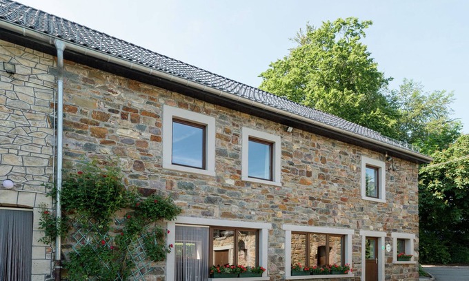 Faymonville Cottage | Modern Cottage with Private Garden in Waimes