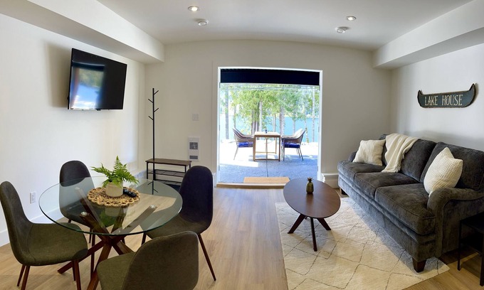 Youbou Apartment | Modern cozy suite over looking the Lake in beautiful Lake Cowichan BC