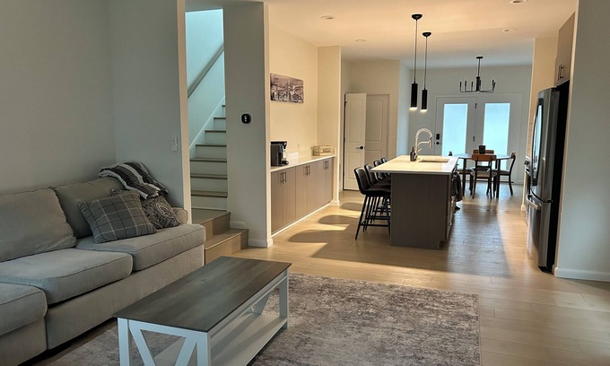 Tremont House | Modern Downtown Oasis – Brand New 3BR Getaway in the Heart of Cleveland!