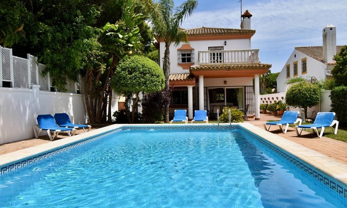 Poblado de Sancti Petri Villa | Modern Villa with pool 200m far from the beach