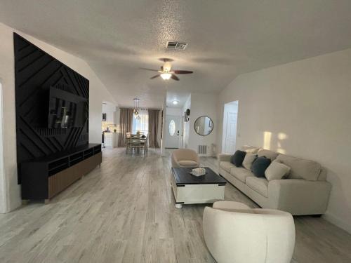 Kissimmee House | Modern Escape in Kissimmee