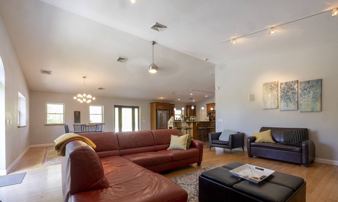 Town of Schodack House | Modern Farm Home☀️2 hrs from NYC🌲Peaceful Oasis⚡️WIFI✔️Work remotely✨Clean