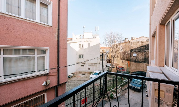 Osmangazi Apartment | Modern Flat with Balcony in Bursa