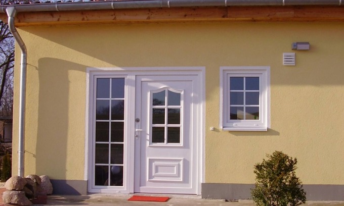 Damnatz Apartment | Modern furnished apartment right on the Elberadweg