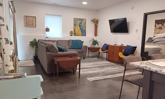 Rapid City Apartment | Modern Guest Suite King bed, close to interstate, shopping & restaurants