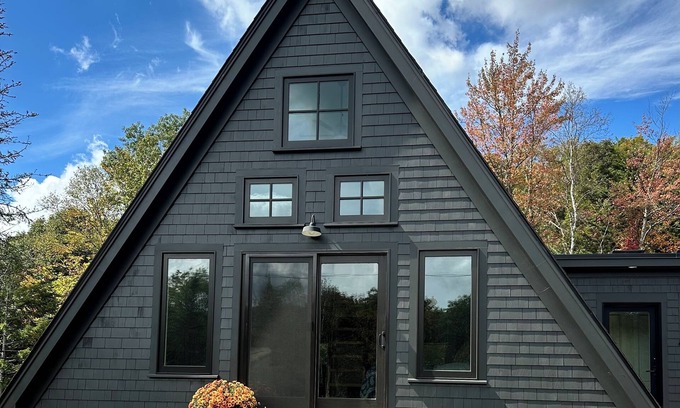 Warren Ski Chalet | Modern guesthouse in Mad River ValleynFernstone