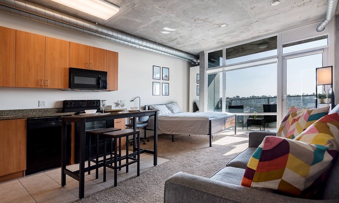 East Village Apartment | Modern High-rise Studio near Gaslamp in San Diego