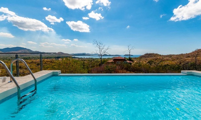 Potrero Villa | Modern Hillside Home with Sleek Interiors and Panoramic Poolside Views