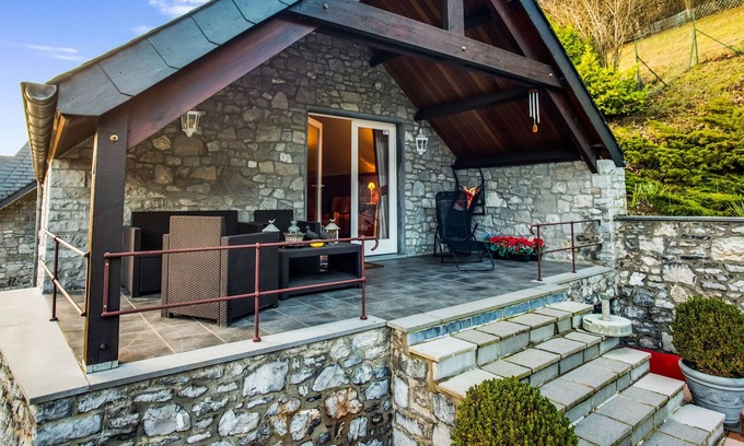 Sosoye House | Modern Holiday Home in Sosoye with Private Swimming Pool