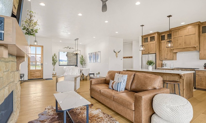 Driggs House | Modern home for families + dogs. Walk to Main St