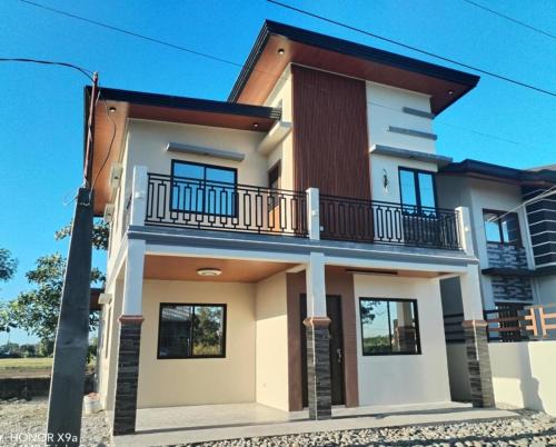 Iba Apartment | Modern house with a mountain view