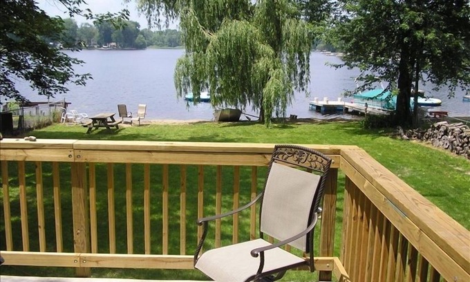 Whitmore Lake House | Modern Lake House 8 Miles from Ann Arbor