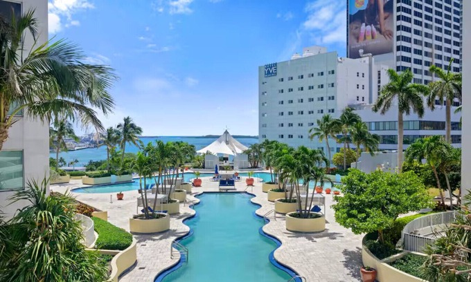 Downtown Miami Condo | Modern Loft Across from Bayside