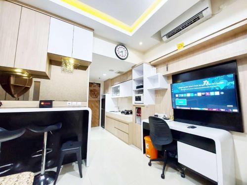 Catur Tunggal Apartment | Modern Look 1BR at Uttara The Icon Apartment By Travelio