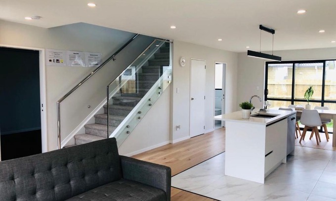 Manurewa Villa | Modern & Luxurious Home 6