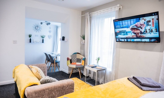 Kirkheaton Apartment | Modern Luxury & Comfortable Apartment