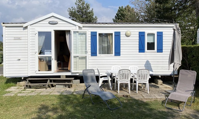 Fouras House | Modern Mobile Home Near Beach with Parking, TV, and Full Kitchen