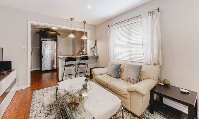Garden Hills Condo | Modern, monthly-rental condo in heart of Buckhead with pool & BBQ area