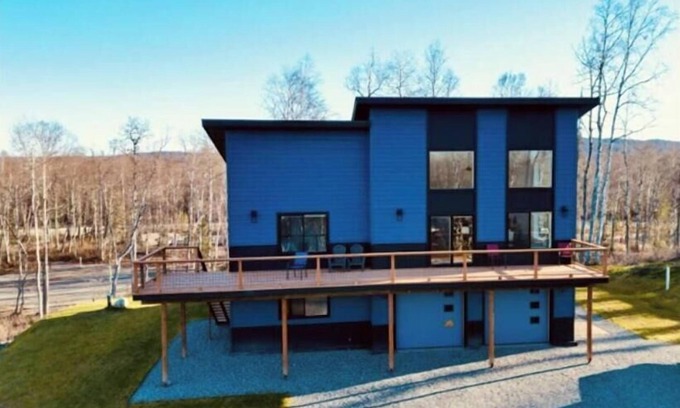 Talkeetna House | Modern Mountain Retreat - Tri River Hideaway only 2 miles to downtown Talkeetna