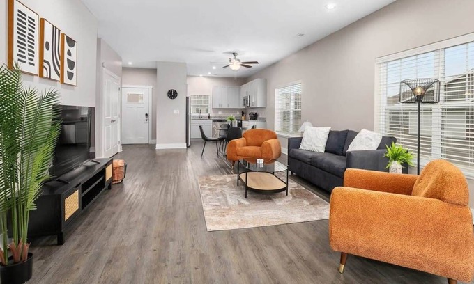 Grandville Apartment | Modern New Build 12BR 12BA w Garage Patio