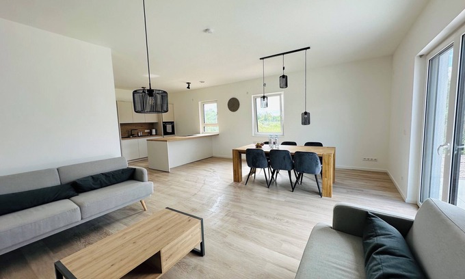 Neuenhagen bei Berlin House | Modern oasis of peace on the outskirts of Berlin with terrace and garden