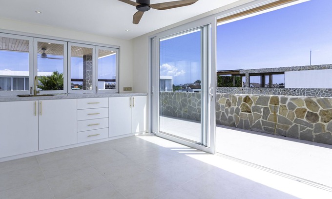 Cemagi Villa | Modern Ocean view Villa with Private pool and rooftop Jacuzzi