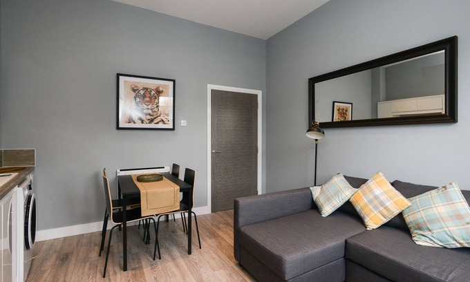 Nottingham City Centre Apartment | Modern & Open 1Bed Apt with secure Parking