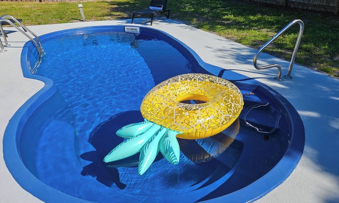 Vero Beach South House | Modern Pool Home- 19th Ave