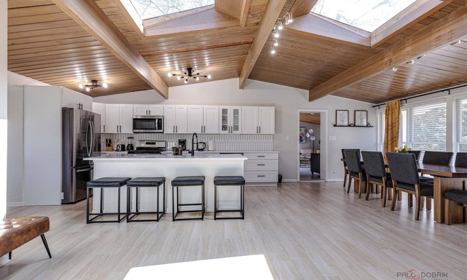 Highland Park House | Modern Retreat at Highland Park