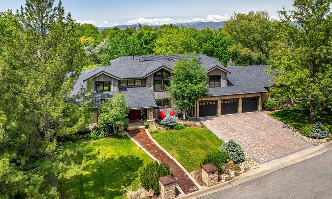 Gunbarrel House | Modern Retreat with Hot Tub & Golf Views