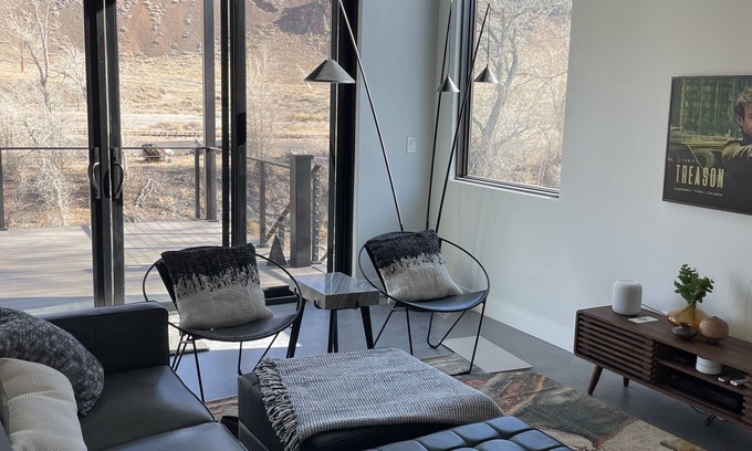 Salida House | Modern Riverfront House