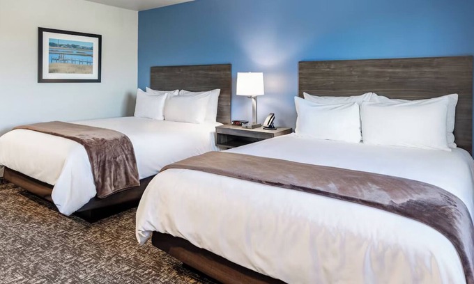 Mitchell Hotel | Modern Room with Full Kitchen and Pet-Friendly - Easy Access to Corn Palace