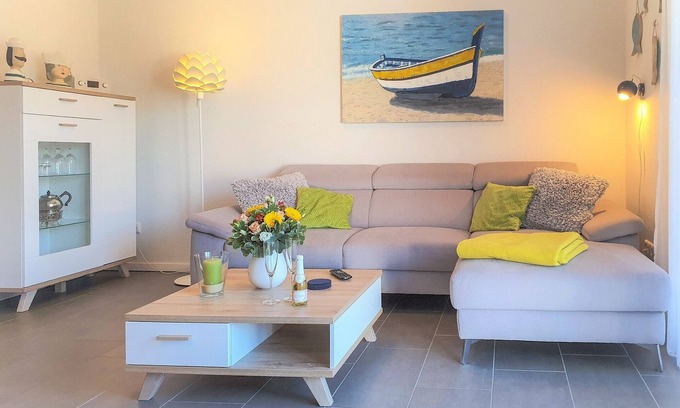 Greetsiel Apartment | Modern, spacious, comfort apartment on the ground floor for four people and a baby.
