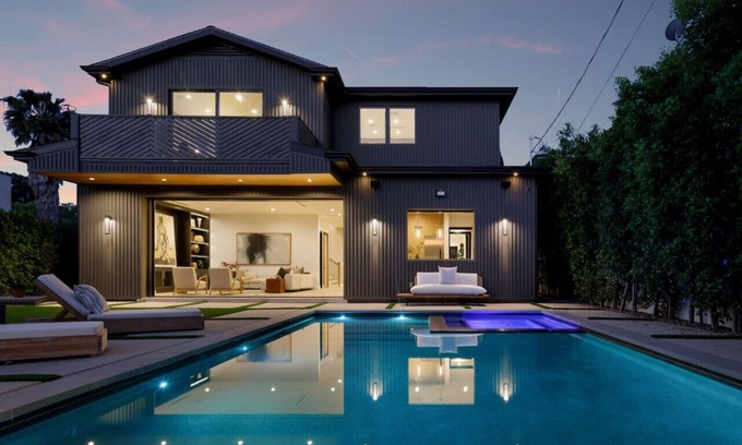 North Hollywood House | Modern Studio City 4BD Farmhouse w/Office