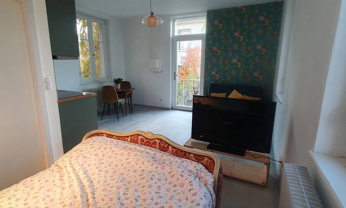 Riedisheim Apartment | Modern studio in 1930s house with character